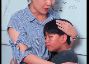 G3009021 ดอกไม้บนภูเขาและอ้อมกอดบนถนน part2