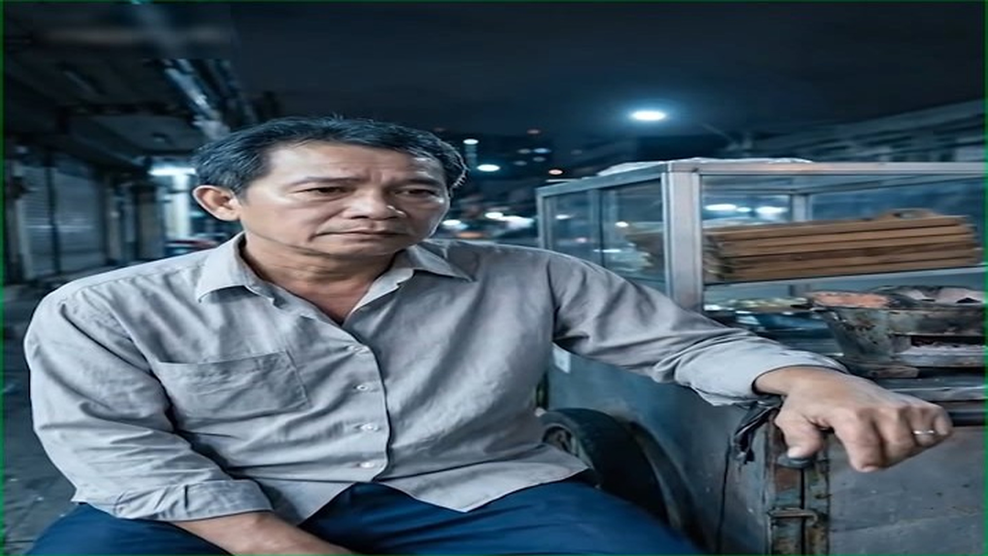 ดูตอนที่ 2: G2407013_พ่อยืนห่างลูก 20 เมตร นาน 15 ปี จนวันรับปริญญา_part2 | Kaliana Knighton